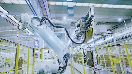 2024世界制造業(yè)大會(huì) 卡奧斯攜AI+數(shù)據(jù)賦能新成果，引領(lǐng)互聯(lián)網(wǎng)服務(wù)新變革